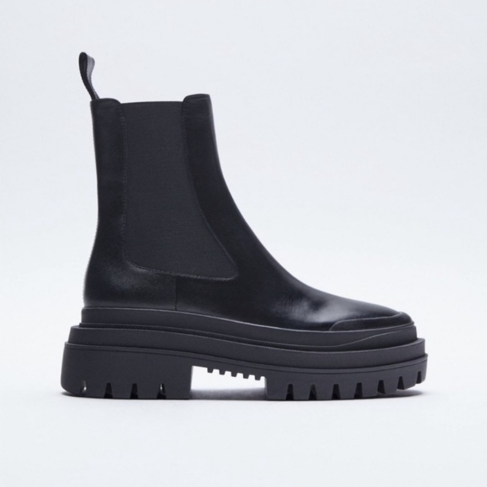 Zara Chunky Minimalist Leather Ankle Boot Airfit Insole 37 but fit more like 38